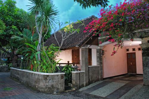 Hostal Taman Ayu 212