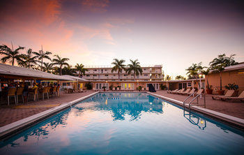 Hotel Sombrero Resort & Marina