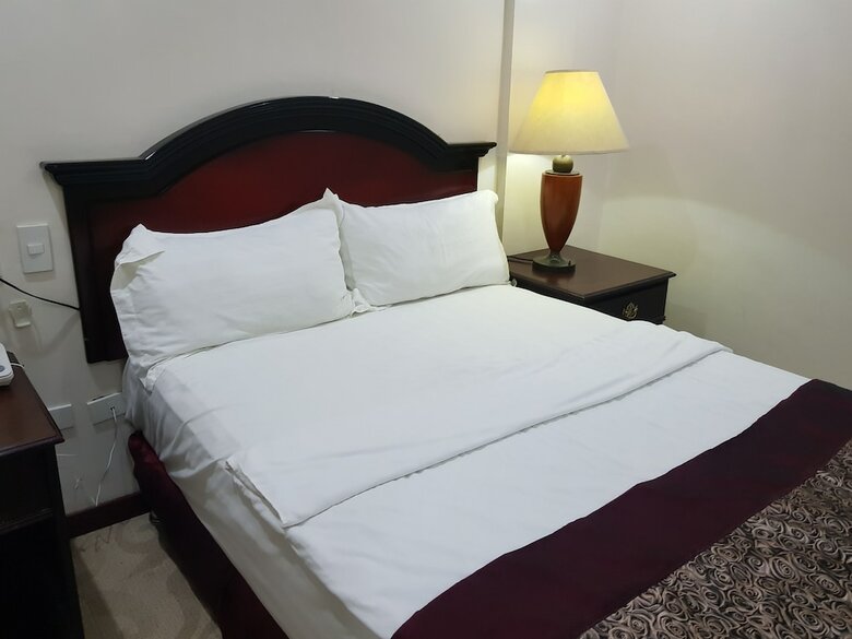 Cindy Kelly Hotel