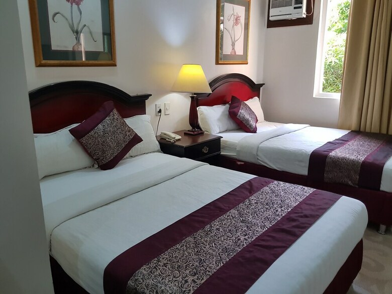 Cindy Kelly Hotel