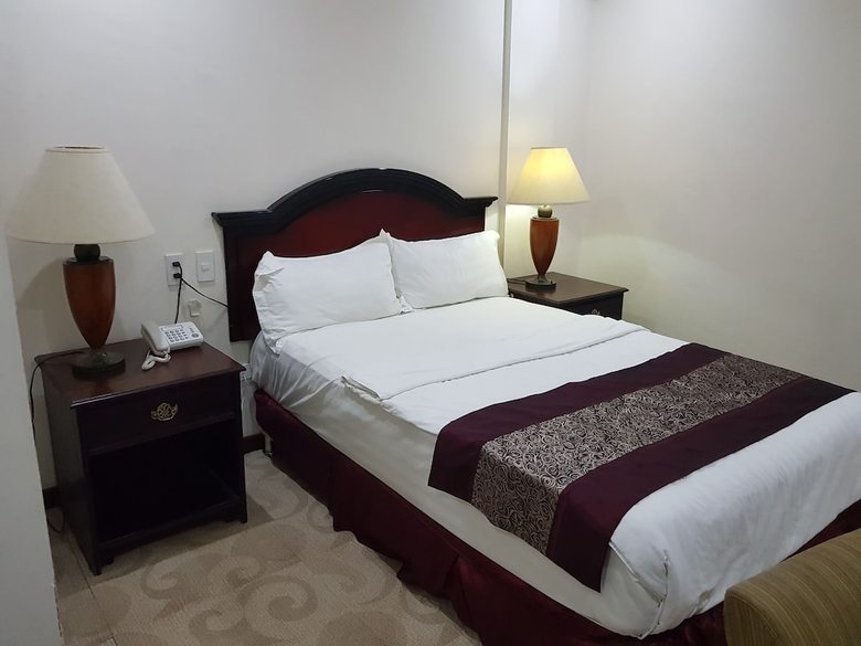 Cindy Kelly Hotel