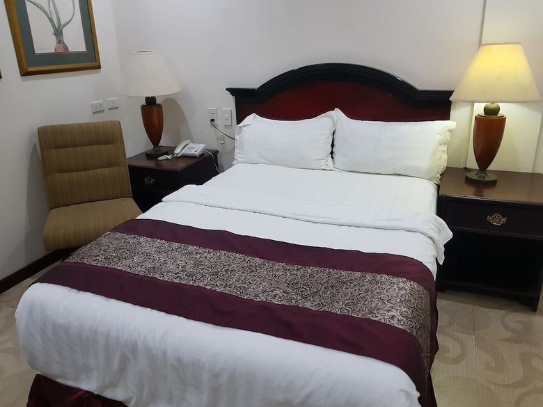 Cindy Kelly Hotel