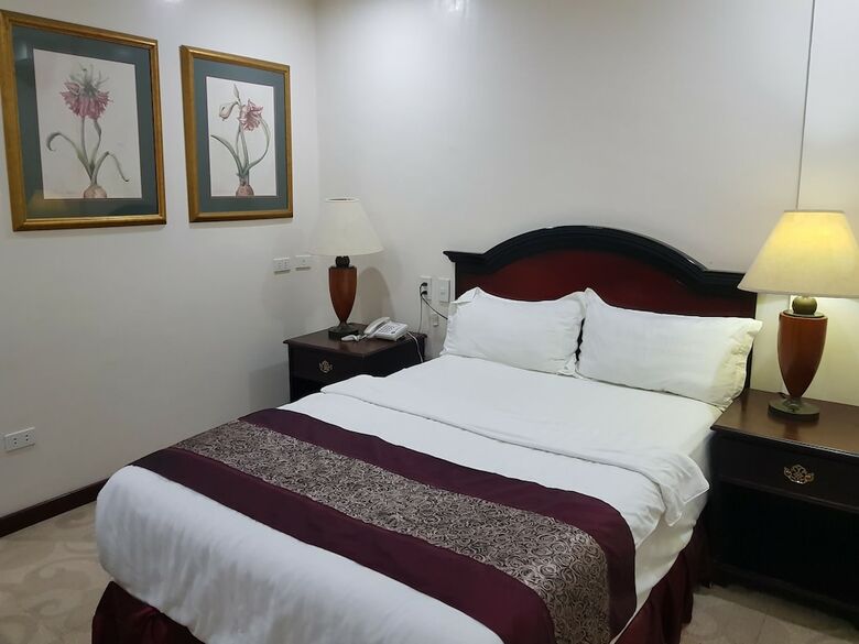 Cindy Kelly Hotel