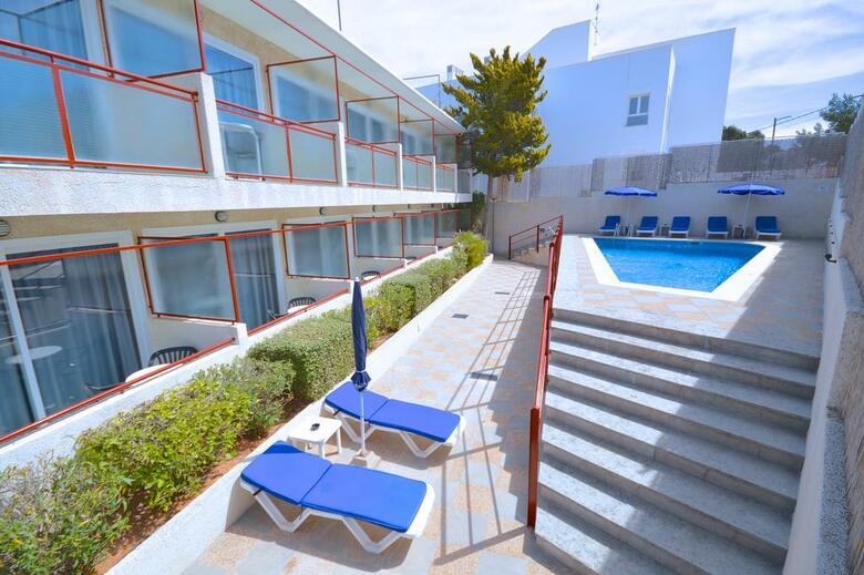 Molins Park Hostal