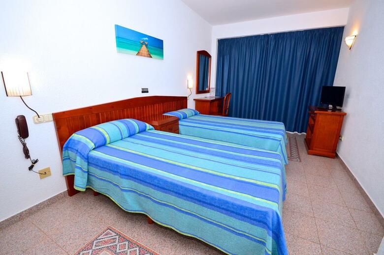 Molins Park Hostal