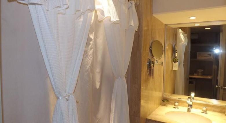 Hotel Radisson Paraiso Perisur