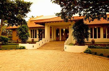 Hotel Palm Village