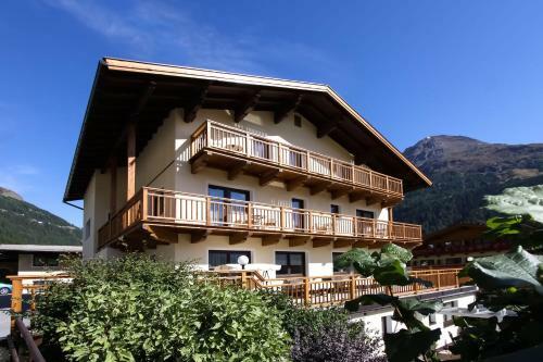 Hostal Haus Montjola