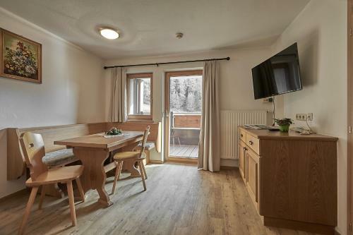 Hostal Hotel Garni Sch�nblick