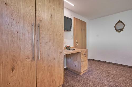 Hostal Hotel Garni Sch�nblick