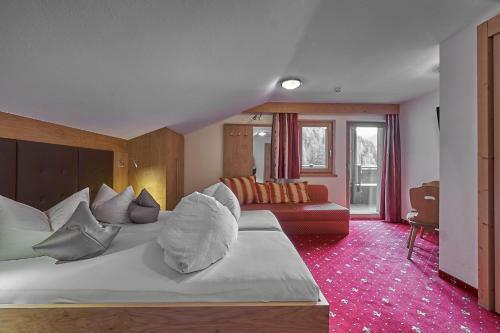 Hostal Hotel Garni Sch�nblick