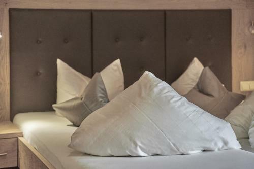 Hostal Hotel Garni Sch�nblick