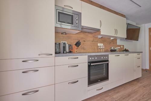 Hostal Hotel Garni Sch�nblick