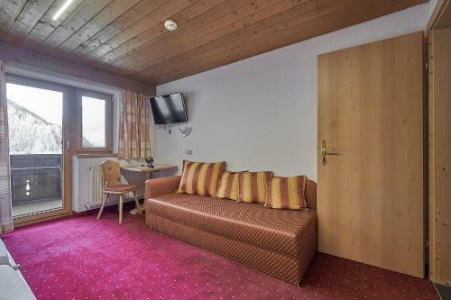 Hostal Hotel Garni Sch�nblick