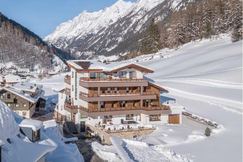 Hostal Hotel Garni Sch�nblick