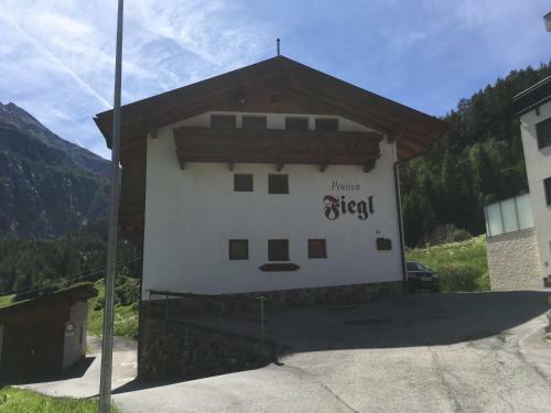 Hostal Pension Fiegl