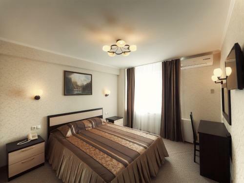 Oktyabrskaya Hotel