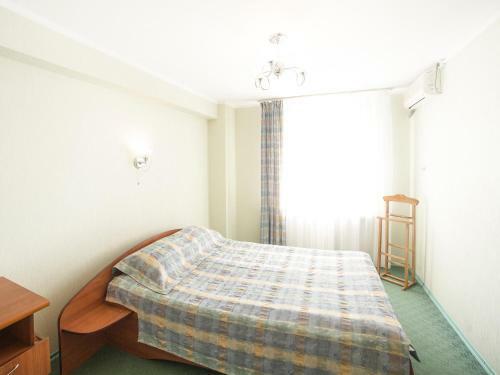 Oktyabrskaya Hotel