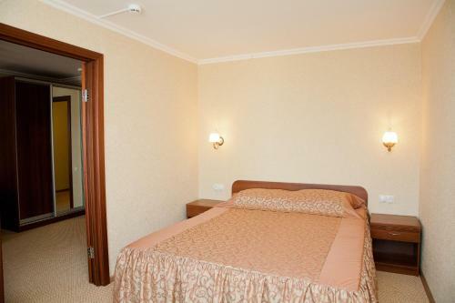Oktyabrskaya Hotel