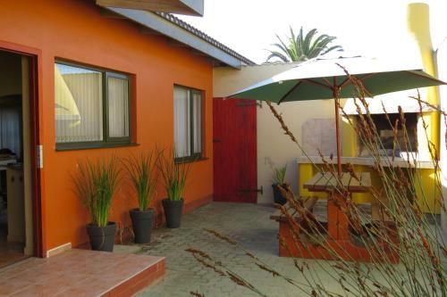 Beach Walk House And Cottage - Self Catering