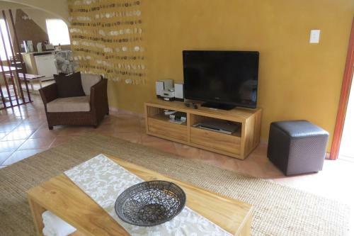 Beach Walk House And Cottage - Self Catering