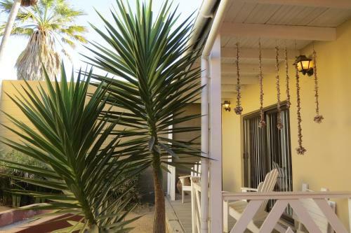 Beach Walk House And Cottage - Self Catering