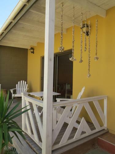 Beach Walk House And Cottage - Self Catering