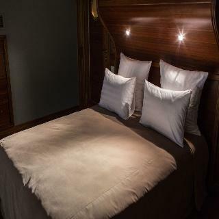 Razumovsky Business Club Hotel