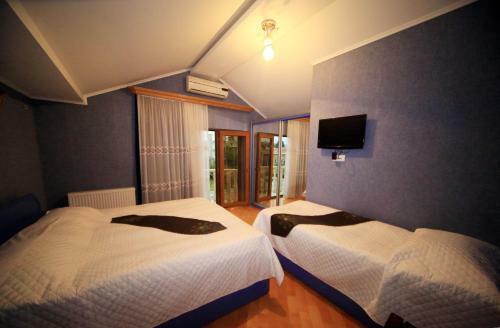 Hostal Edelveis Guest House