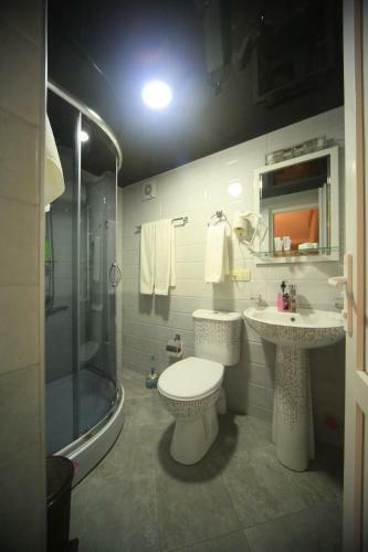 Hostal Edelveis Guest House