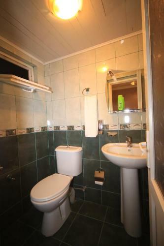 Hostal Edelveis Guest House