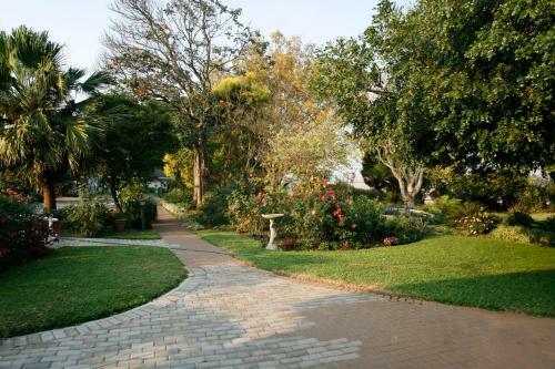 Hostal Dusk To Dawn Guesthouse