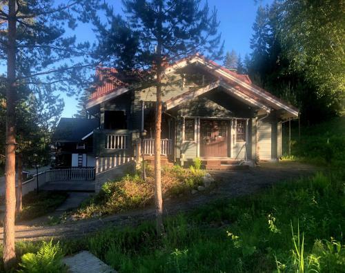 Hostal Tahkonhovi Golden Chalet