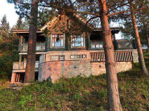 Hostal Tahkonhovi Golden Chalet
