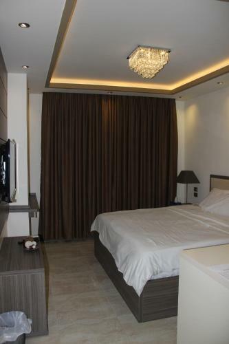 Seven Days Hotel