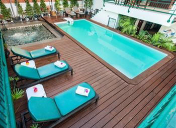 Pinnacle Lumpinee Hotel & Spa