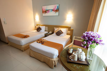 Pinnacle Lumpinee Hotel & Spa