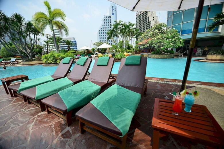 Windsor Suites Hotel