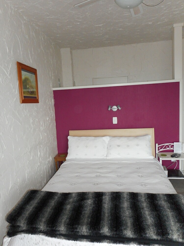 Hostal La Casa Te Puru Lodge
