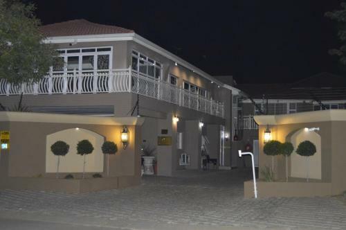 Hostal Lakeview Guest House