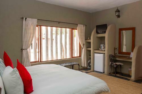 Hostal By Bush Telegraph Lodge