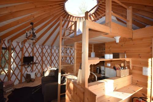 Lodge Halvorseth Yurts