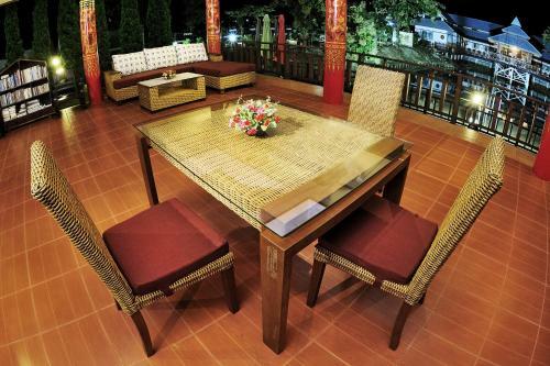 Hotel Montharntham Resort Ruknailuang