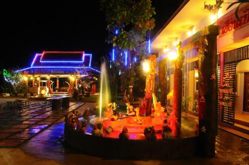 Hotel Montharntham Resort Ruknailuang
