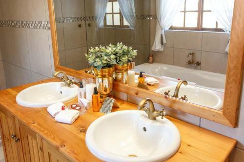Hostal De Denne Guest House
