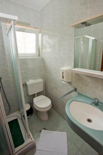 Hostal Motel Kod Bakija