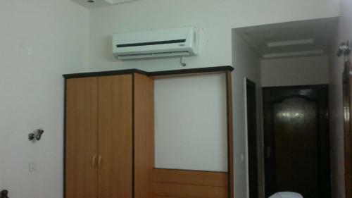 Hotel D R International