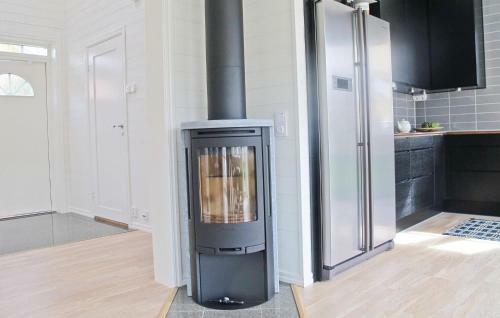 Holiday Home Heestrand R�dalen Hamburgsund