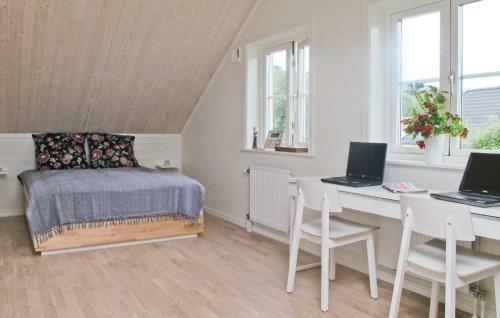 Holiday Home Heestrand R�dalen Hamburgsund