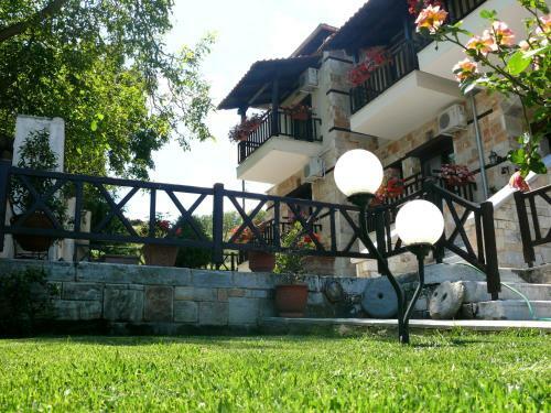 Hostal Petrini Gonia